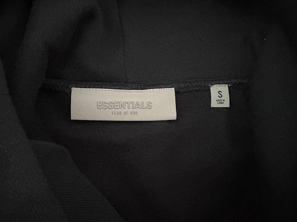 Pulls & Sweat-shirts: ESSENTIALS HOODIE (S) – D'occasion à Zürich par rub_87sh 2