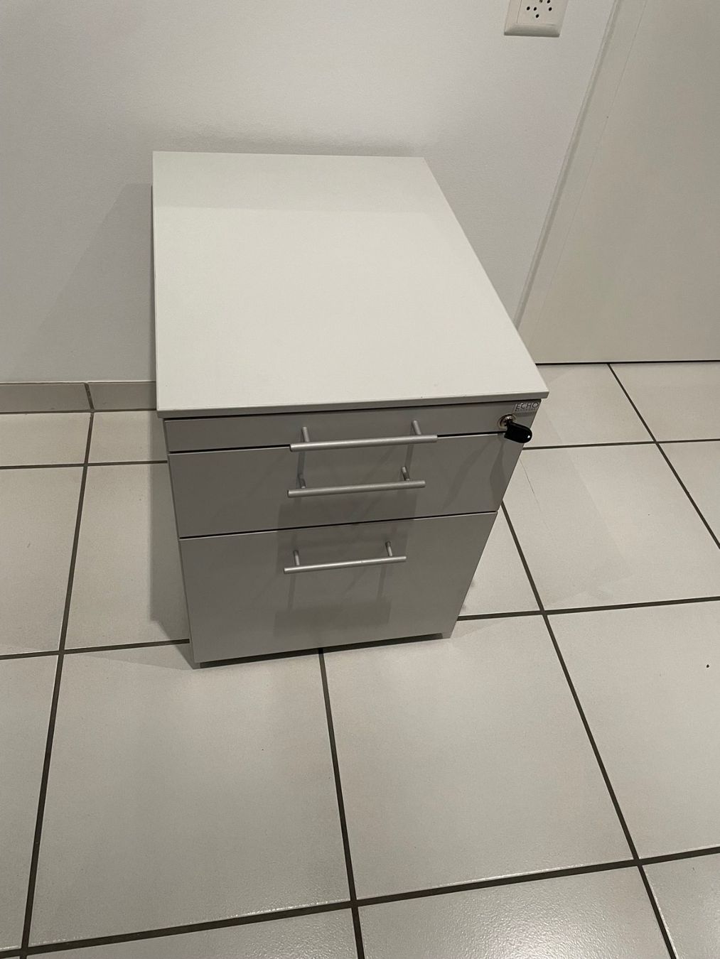 Banconi: Büro Rollcontainer Marke "ECHO" Holz/Metall Hellgrau – Usato da Frenkendorf venduto da pivot02