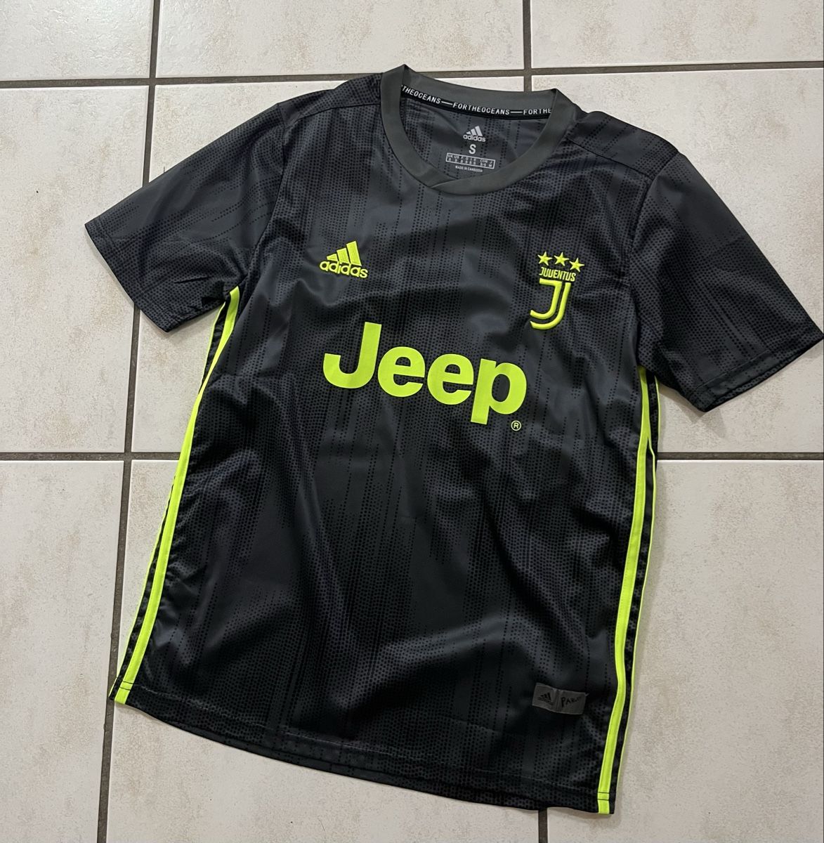 Juventus Canottiere & Pantaloni: Juventus Third 18/19 (Grösse S) – Usato da Fahrwangen venduto da rocer7