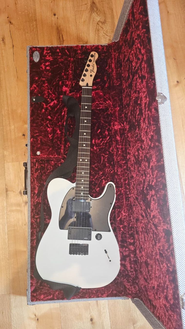 Fender Instruments de musique: Fender Jim Root Telecaster, Flat White – D'occasion à Einsiedeln par Hugh_Idiyit 1