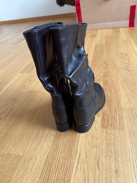 Scarpe da donna: Stivali Plumeétherée  – Nuovo e nell'imballaggio originale da Massagno venduto da lad_cv7t 2