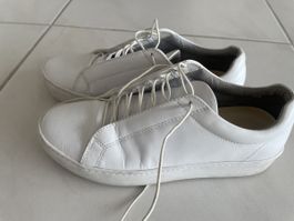 Turnschuhe / Sneaker   37