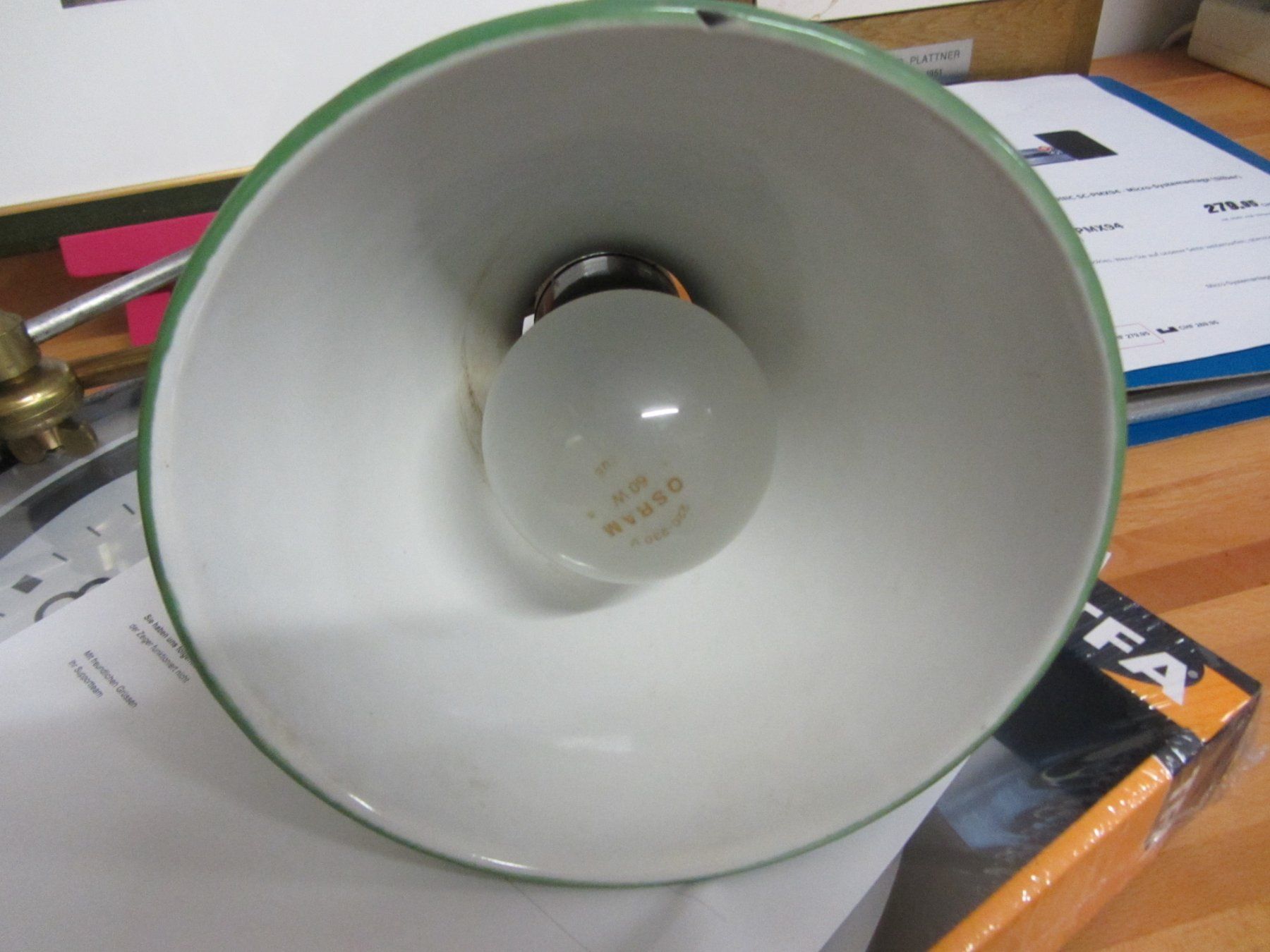 Lampade: Uhrmacherlampe Antik Emaille Blechschirm – Usato da Hölstein venduto da nialawatch 2
