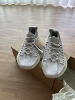 Adidas Yeezy Boost 350 V2 - Size 9 UK