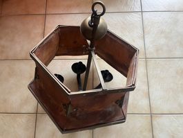 Lustre ou lampe ancienne en cuir avec 6 feux sans ampoule