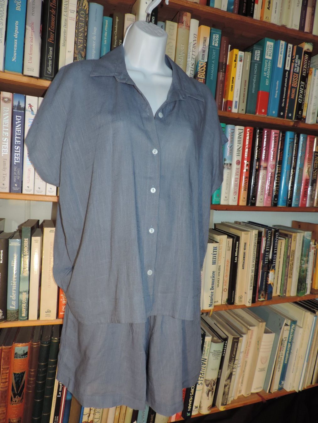 Lots de vêtements: ensemble short chemise bleu gris – D'occasion à Genève par Axelle333 3