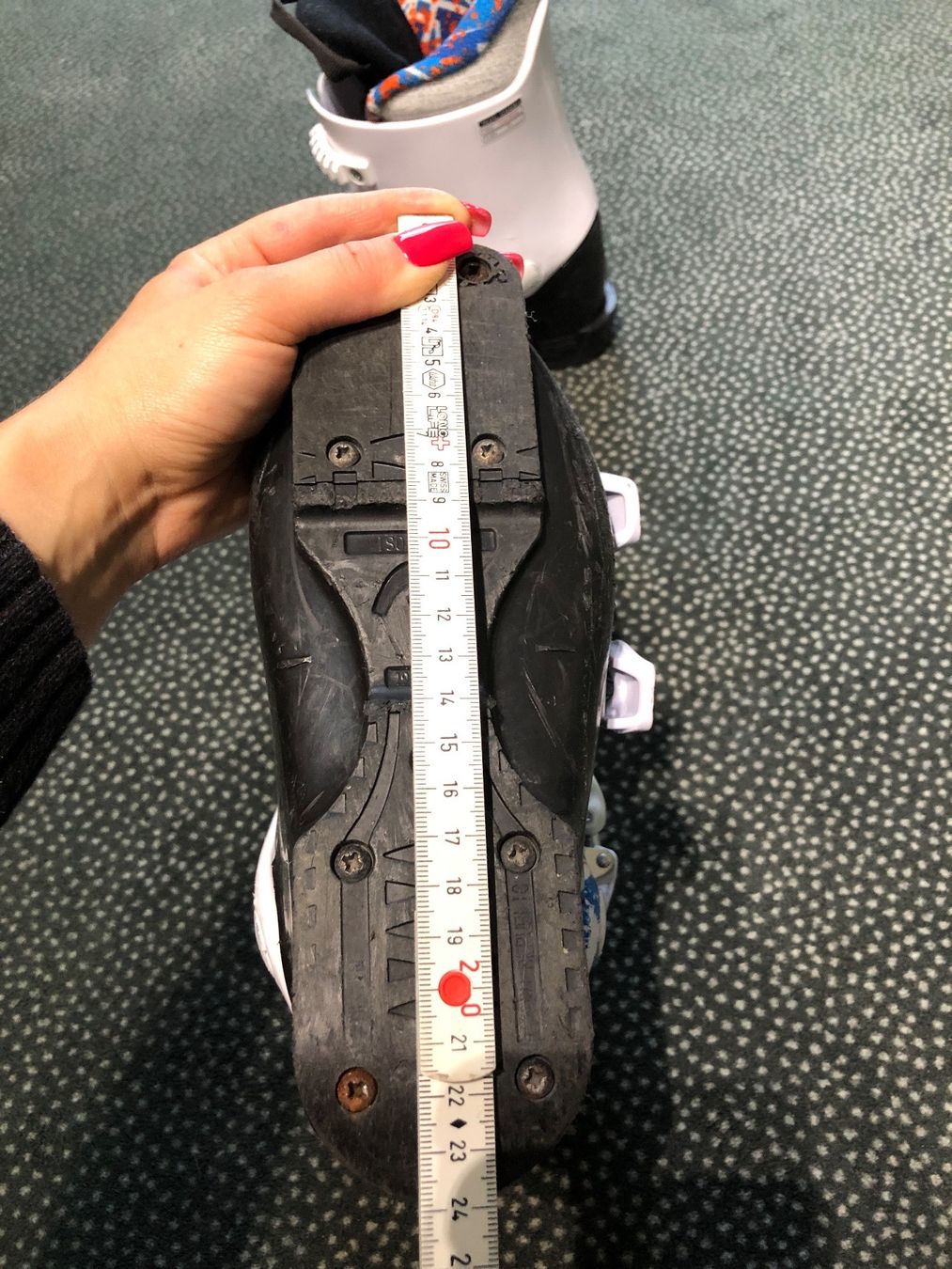Head Scarpe per ragazzi: Kinder Skischuhe 241mm Sohlenlänge – Usato da Oberwil b.Büren venduto da holzschnitzu 4