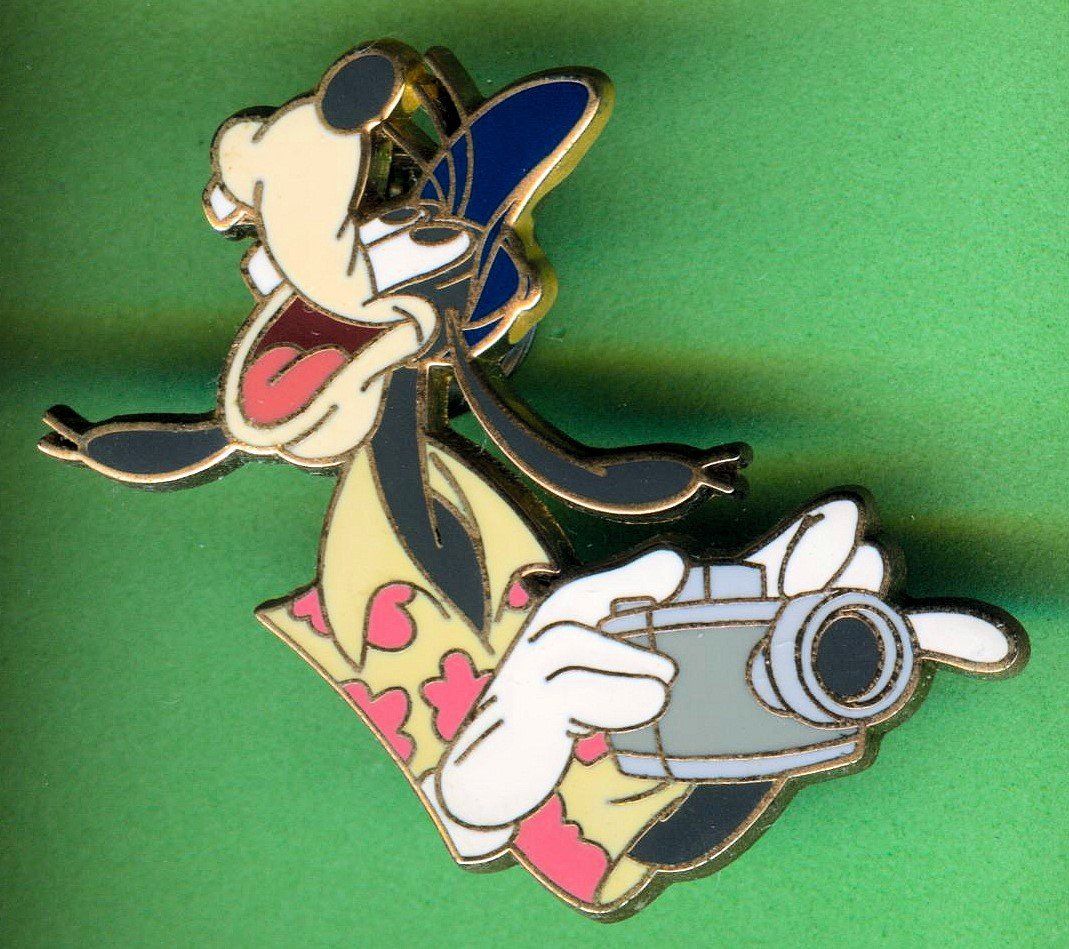 Disney Placchette & Badge: DISNEY  GOOFY  Tourist – Usato da Winterthur venduto da Sammleroase
