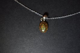Boulder Opal mit Silberkette
