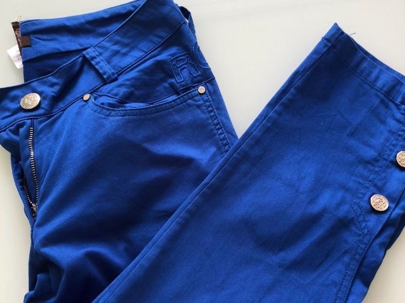 Roberto Cavalli Jeans: Roberto Cavalli Jeans Blau Capri-hose – Nuovo (secondo la descrizione) da Adliswil venduto da Jessik0 6