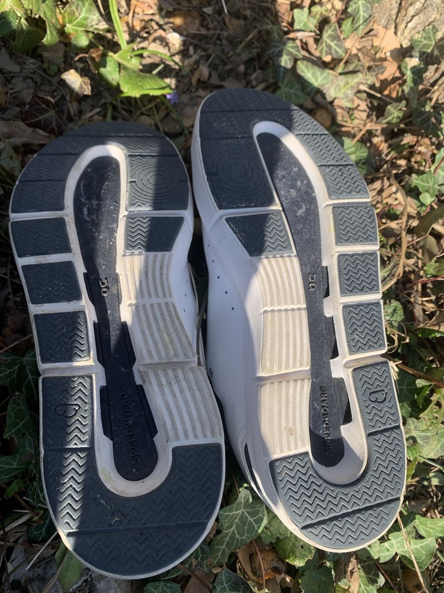 On Scarpe da uomo: On Running,  blanches, taille 41 – Usato da Prangins venduto da odermange 1