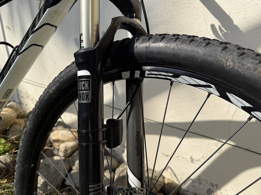 Velos: MTB Specialized Stumpjumper M5 2015 – Gebraucht aus Arosio von VanAdHoc 1