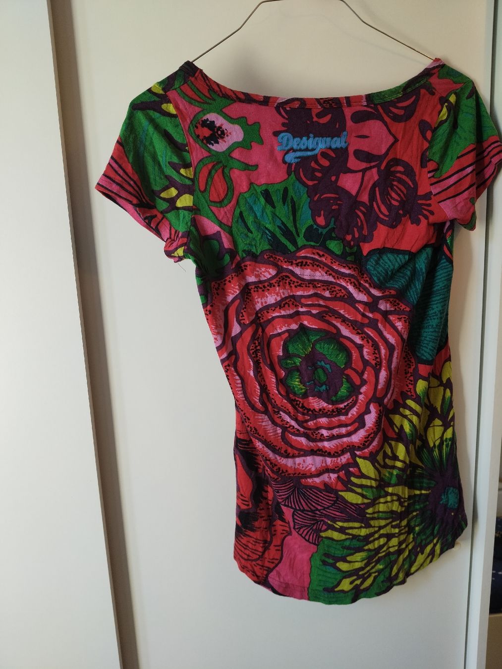 Desigual Blusen, T-Shirts & Tops: Bunte T-Shirt  – Gebraucht aus Zürich von ila_9pnk 2