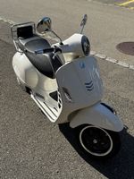 Piaggio Vespa GTS Super 300