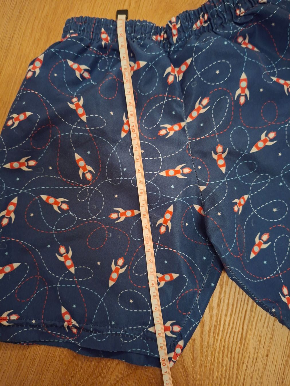 Costumi da bagno: Badehose mit Raketen, Top Zustand! – Usato da Niederweningen venduto da gra_7npt 2