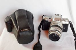 Analoge SLR Pentax MZ-10 / Objektiv SMC FA 35 - 80mm