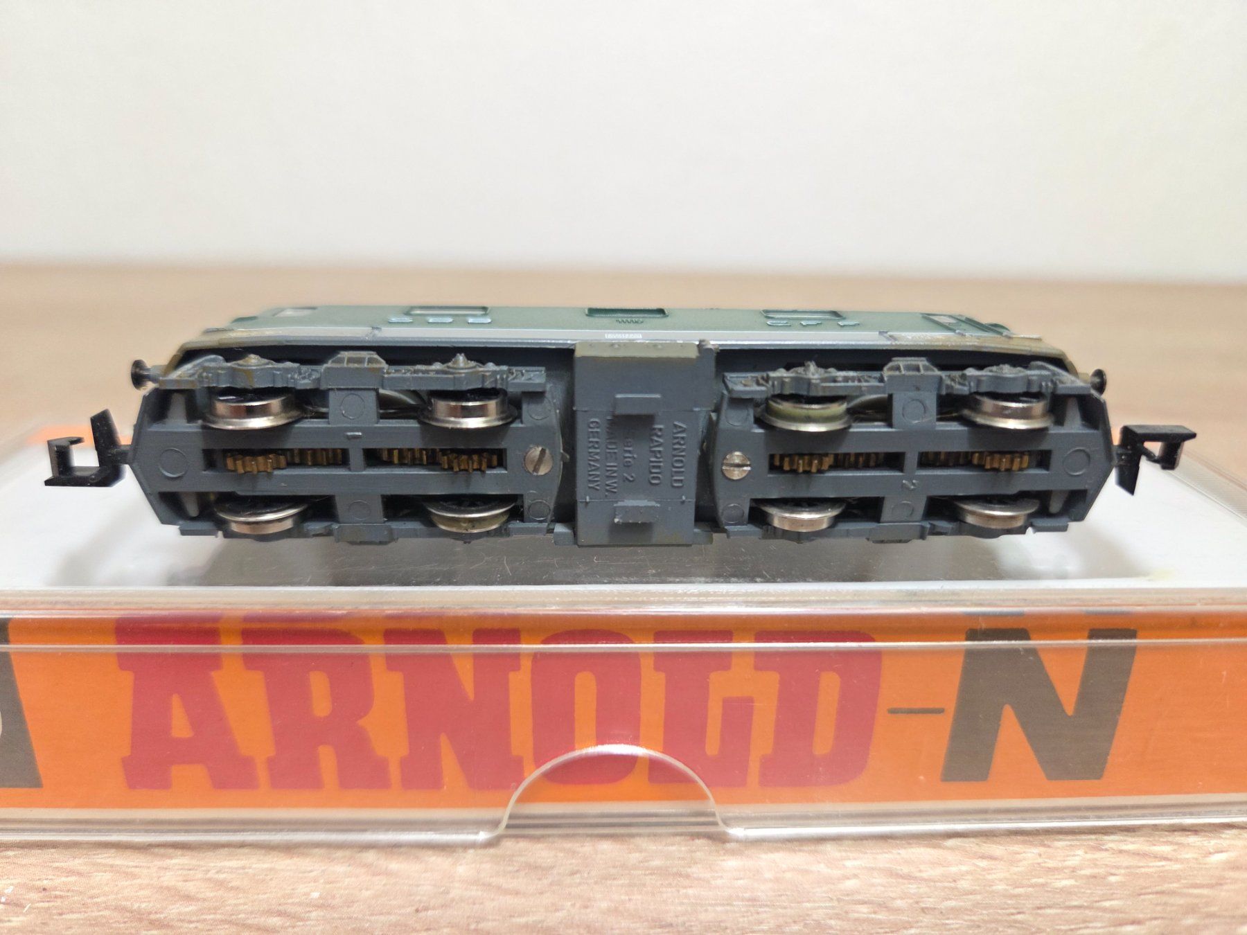 Arnold Modelleisenbahnen: Arnold N 2413 E-Lok SBB – Gebraucht aus St-Aubin-Sauges von Lo_Go 5