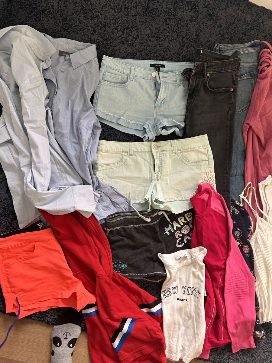 Lotti di vestiti: Kleider Set petite S – Usato da Zürich venduto da Sashkica