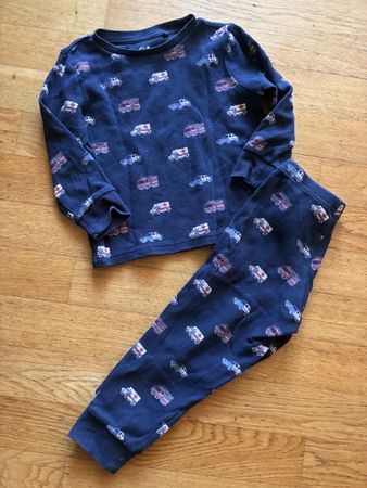Schönes Pyjama Gr. 104