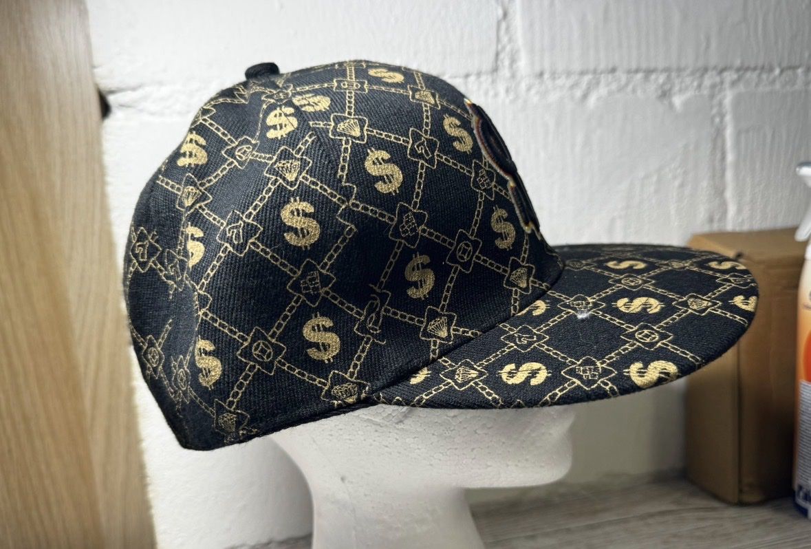 Sonstige Kleidung & Accessoires: Snapback Cap – Gebraucht aus Sevelen von tracy95 1