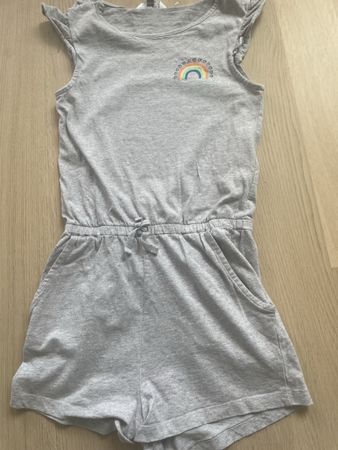 Hosenröckli mit Regenbogen Grösse 140 guter Zustand