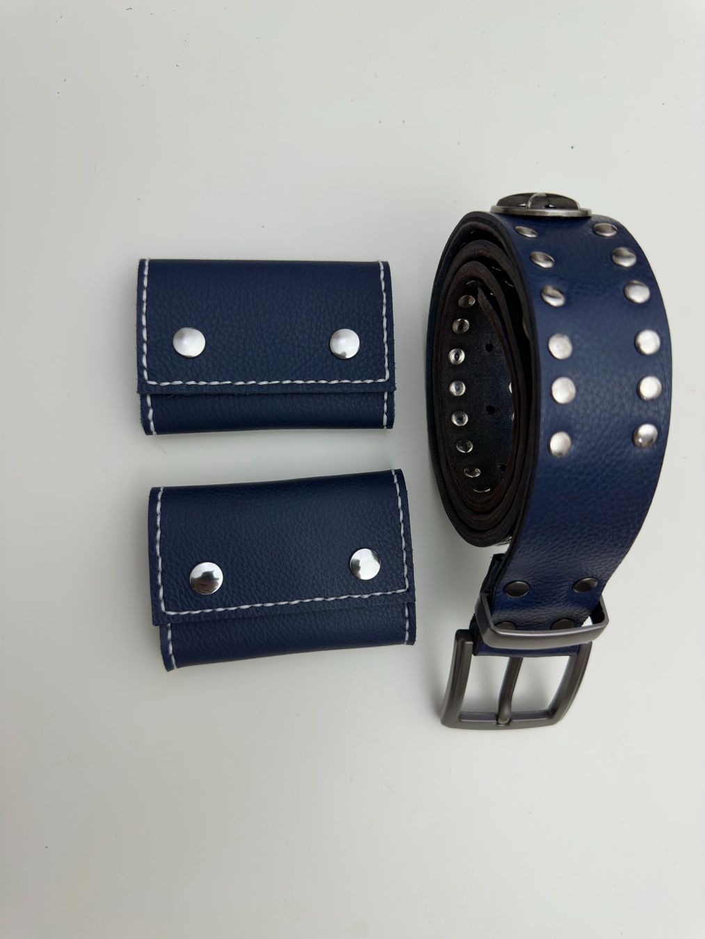 Cinture: Cintura Blu con rivetti e 5 stelle 116cm – Nuovo (secondo la descrizione) da Neuchâtel venduto da Sylemef 5
