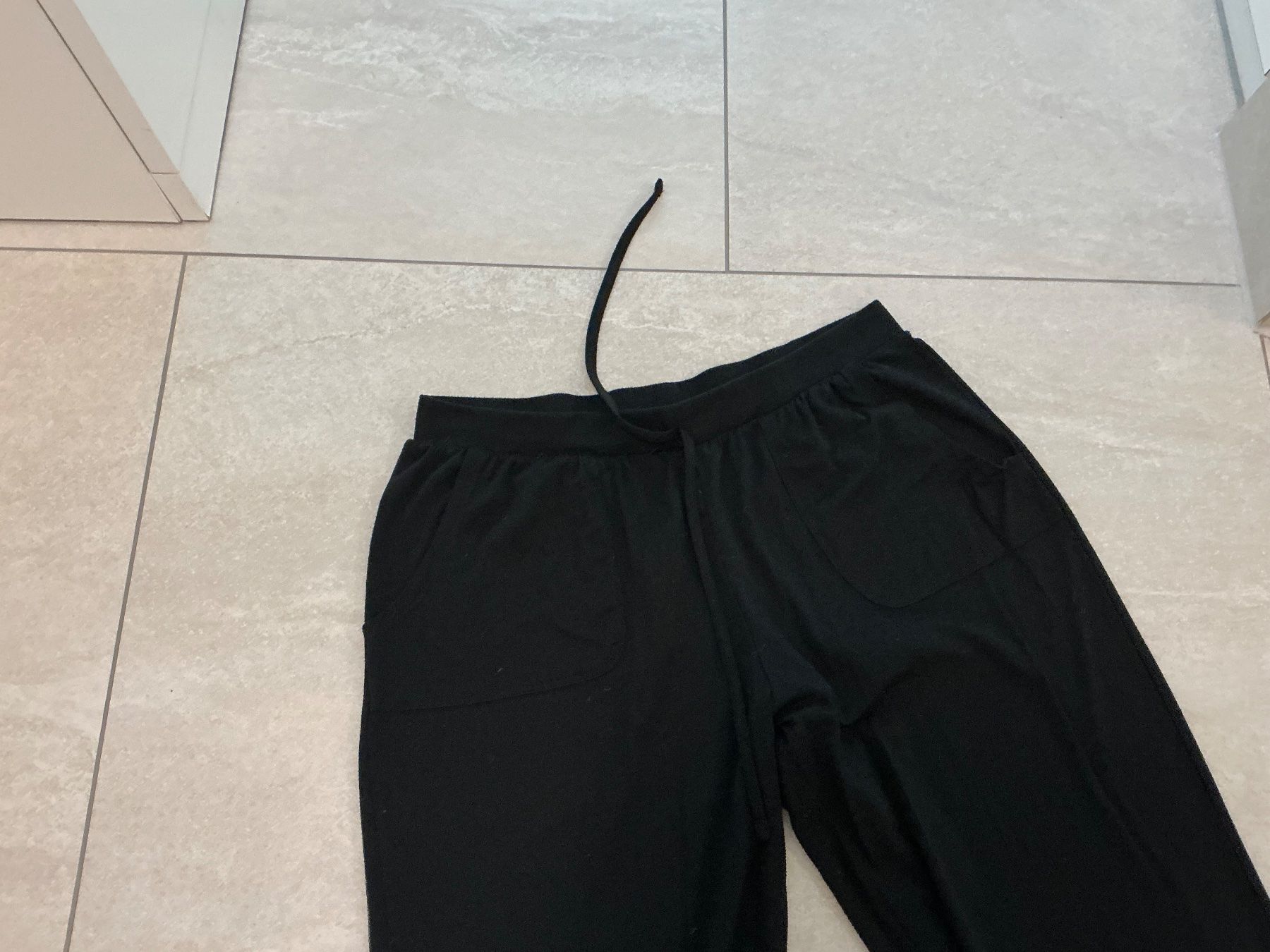Pantaloni: Bequeme leichte Trainerhose Gr.L – Usato da Würenlos venduto da sweety5436