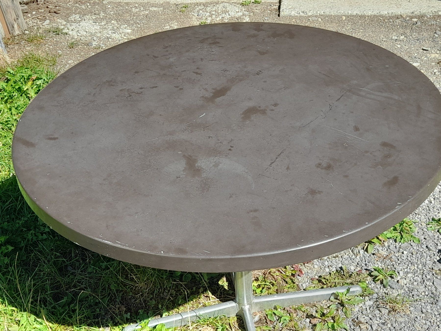 Tables: Vintage Gartentisch rund – D'occasion à Aeschi b.Spiez par 52_wochen 4