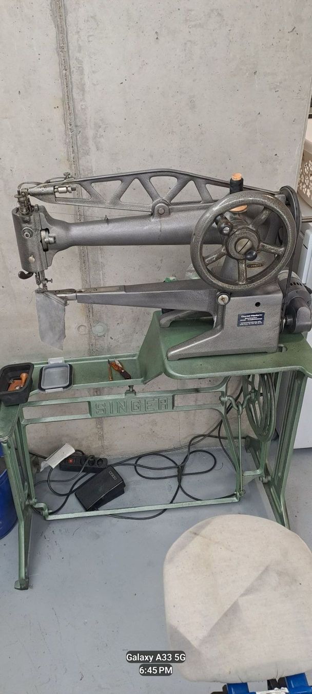 Singer Machines à coudre: Nähmaschine Singer – D'occasion à Bichwil par Zeitlos48 2