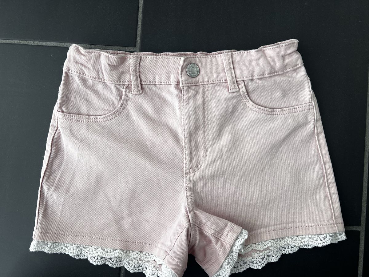 H&M Pantaloni: Sommer-Shorts, Gr. 134, mit Spitze – Usato da Kaltbrunn venduto da mochita76 2