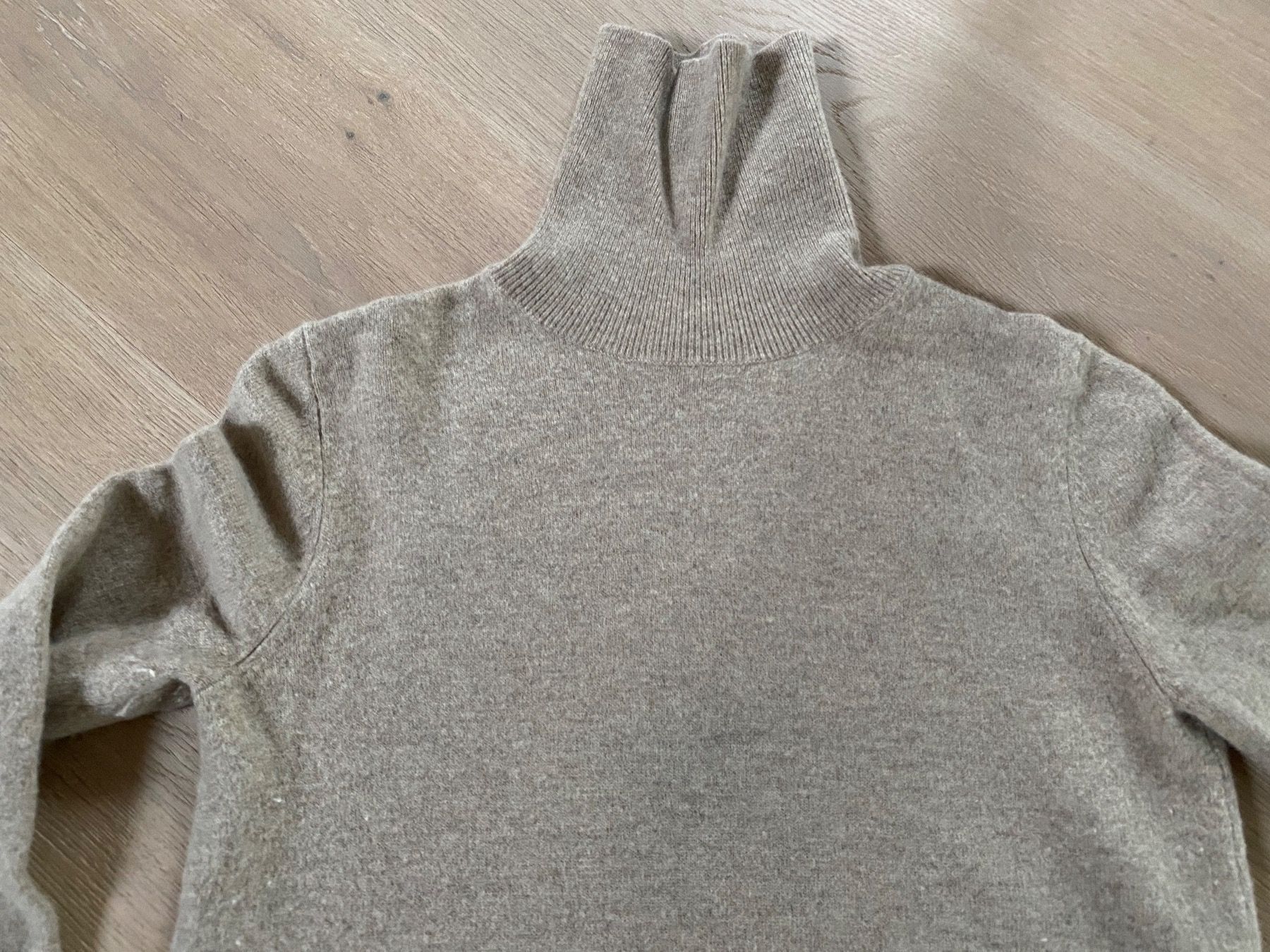 Massimo Dutti Maglioni & Felpe: Beiger Rollkragenpullover aus Kaschmirwolle Grösse S – Usato da Winkel venduto da Flyhy2020 2