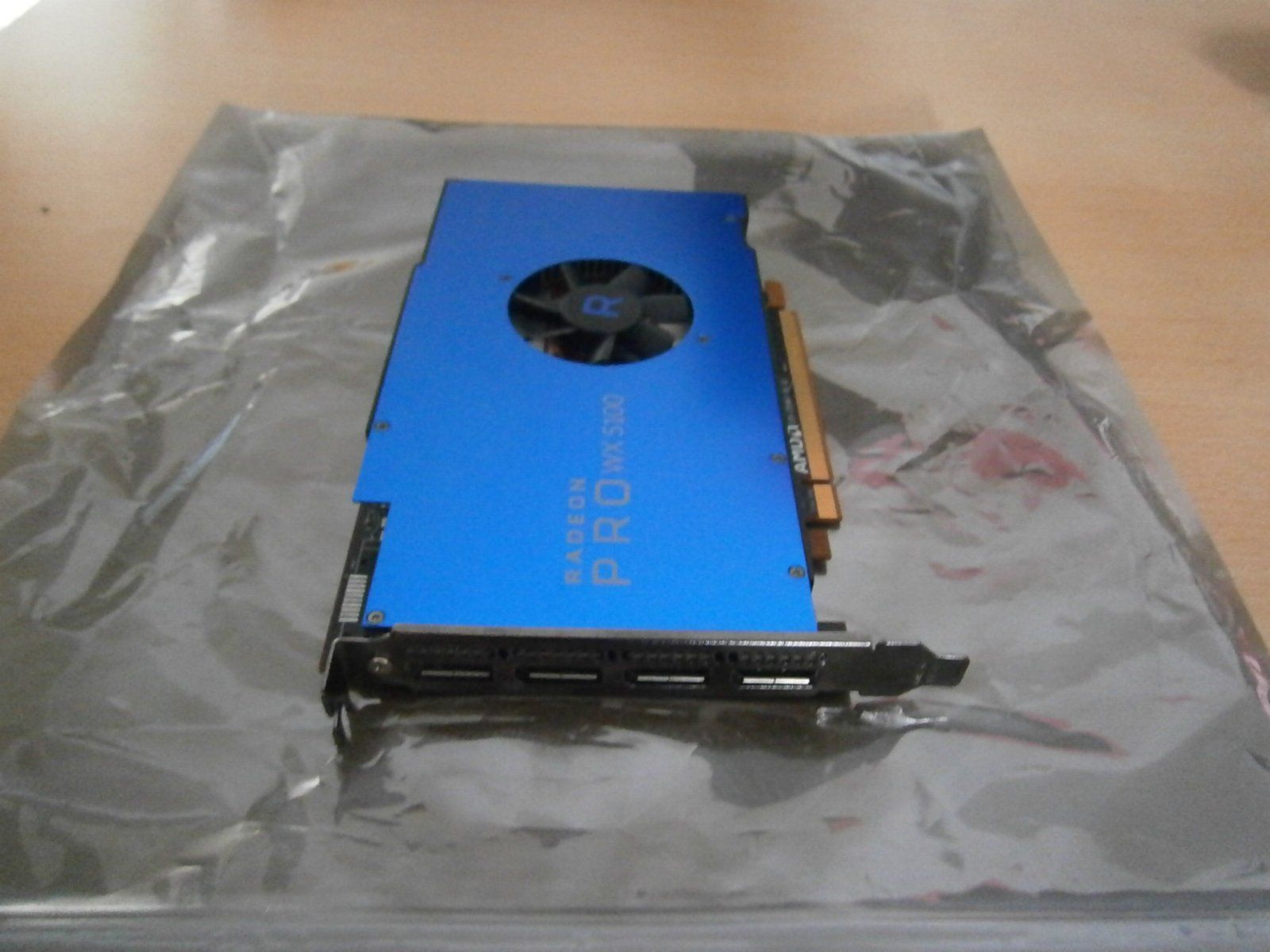 Amd Schede grafiche: AMD Radeon Pro WX5100 8GB – Usato da Goldach venduto da PhoenixSG 1