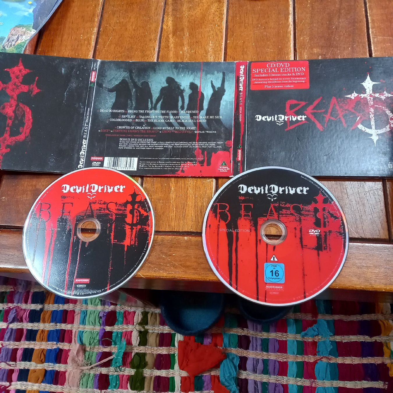CDs: devildriver - beast...(digi cd, dvd) – Gebraucht aus St-Cergue von VeganWarrior