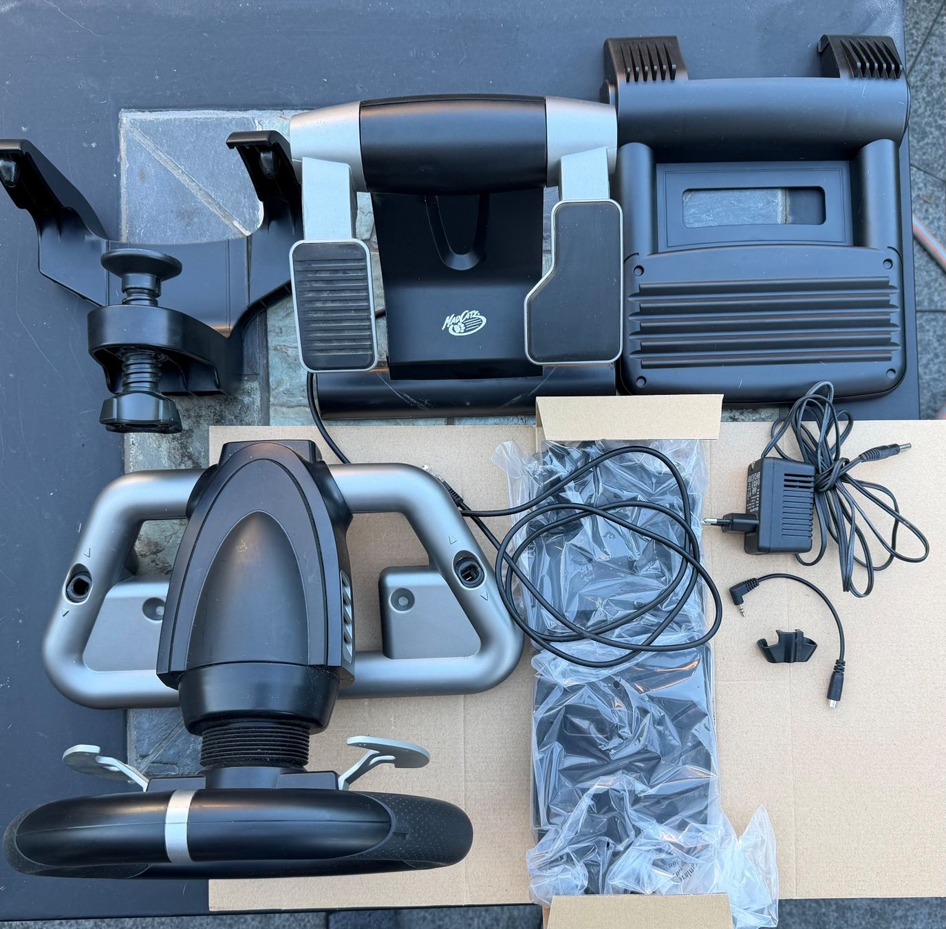 Controller: Racing Wheel Wireless Force Feedback Xbox 360 mit Pedalen – Usato da Waltenschwil venduto da WBcooper 2