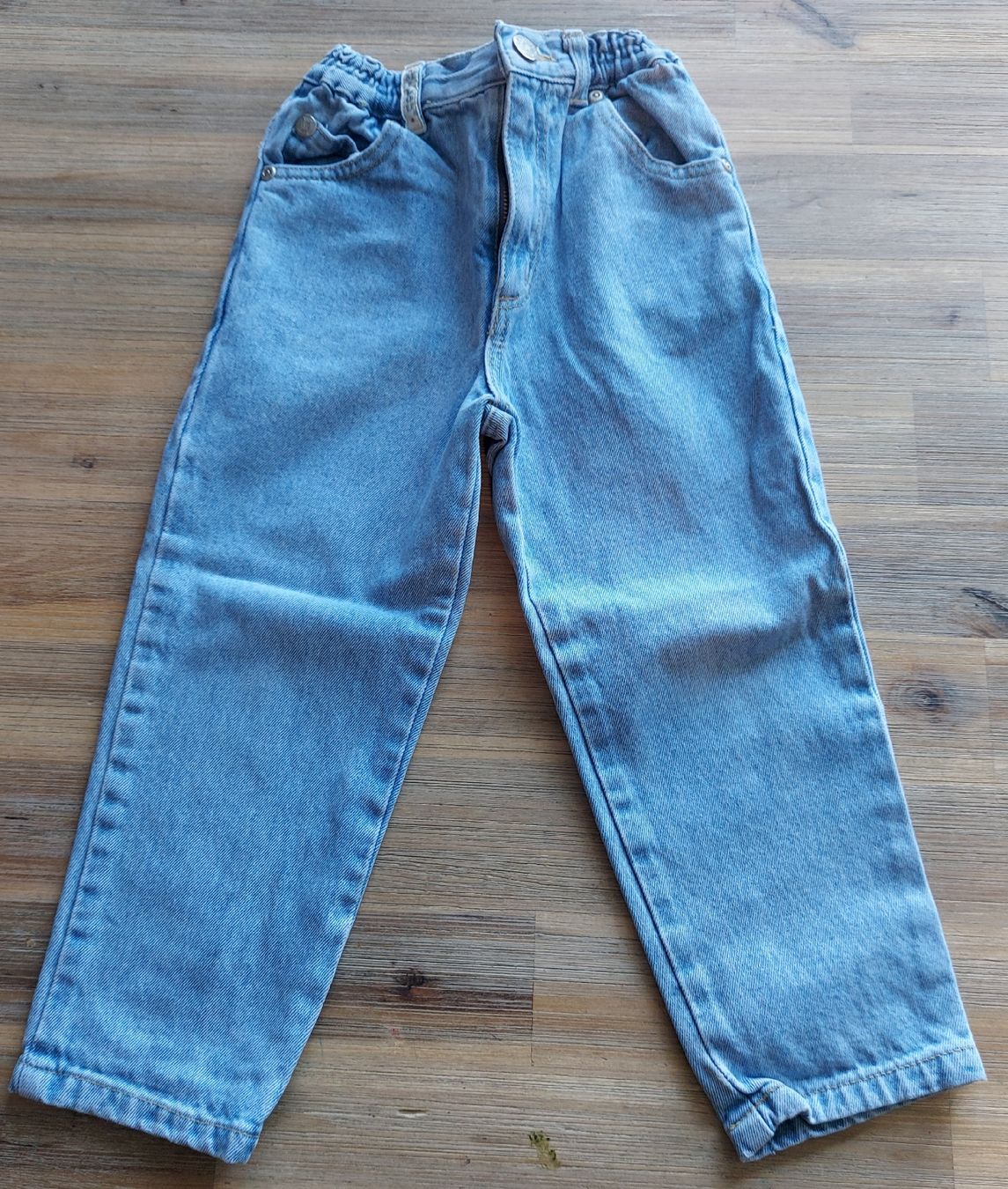 Hosen: Jeans Kinder hellblau Grösse 98 – Gebraucht aus Basel von Sinibini86