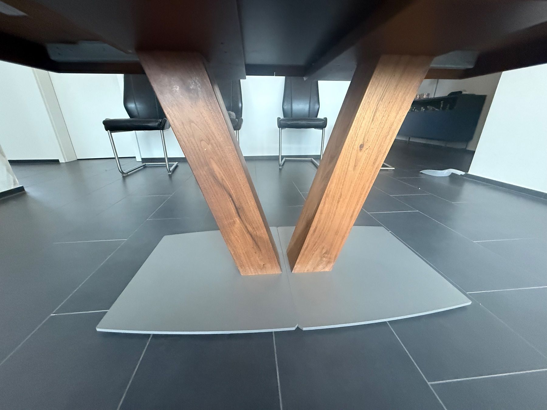 Tavoli: Nussbaumtisch fundiert – Usato da Aesch BL venduto da Stechrose 4