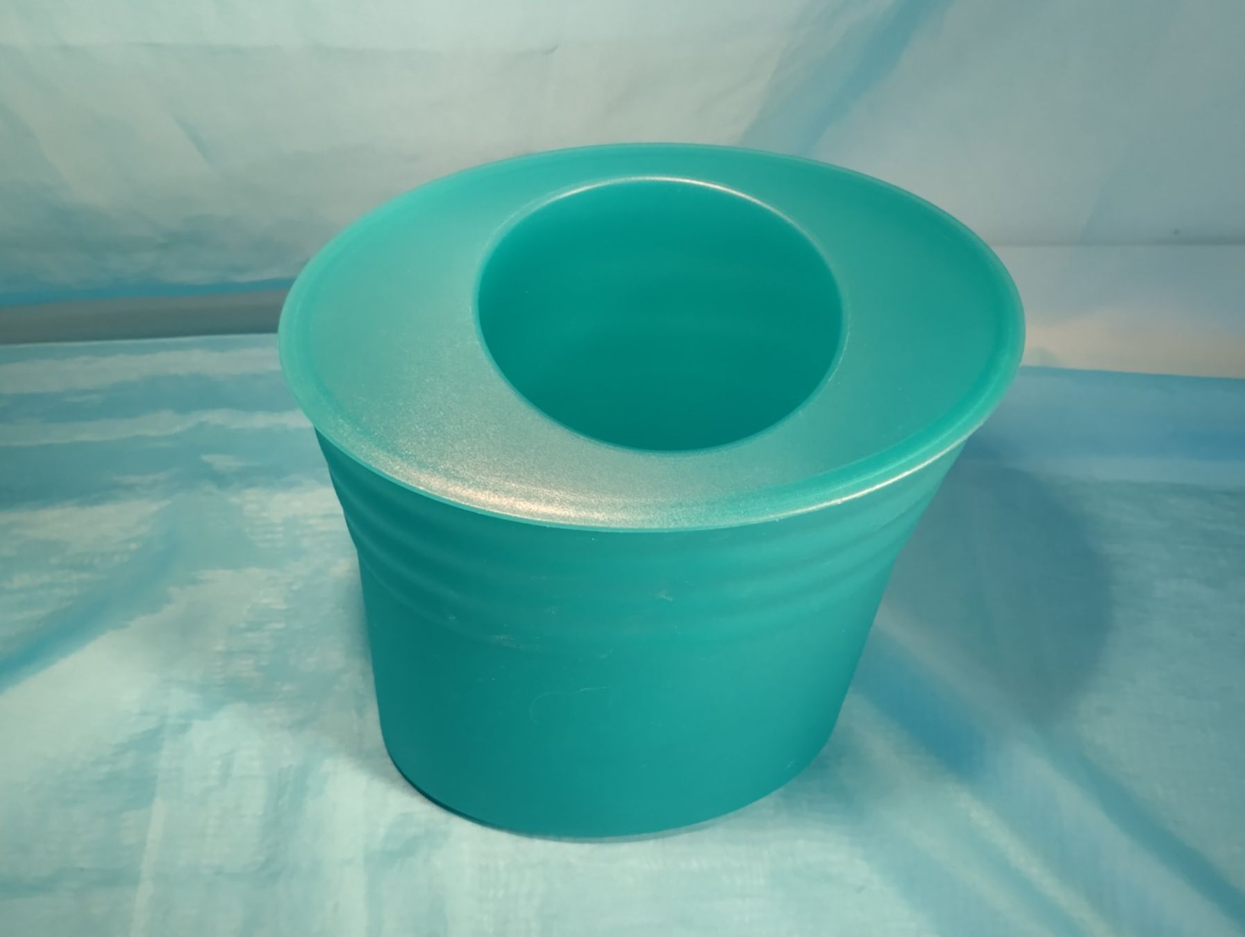Sonstiges: Tupperware Sektkühler, Weinkühler, türkis, 1L – Gebraucht aus Bellach von JingleCherry 1