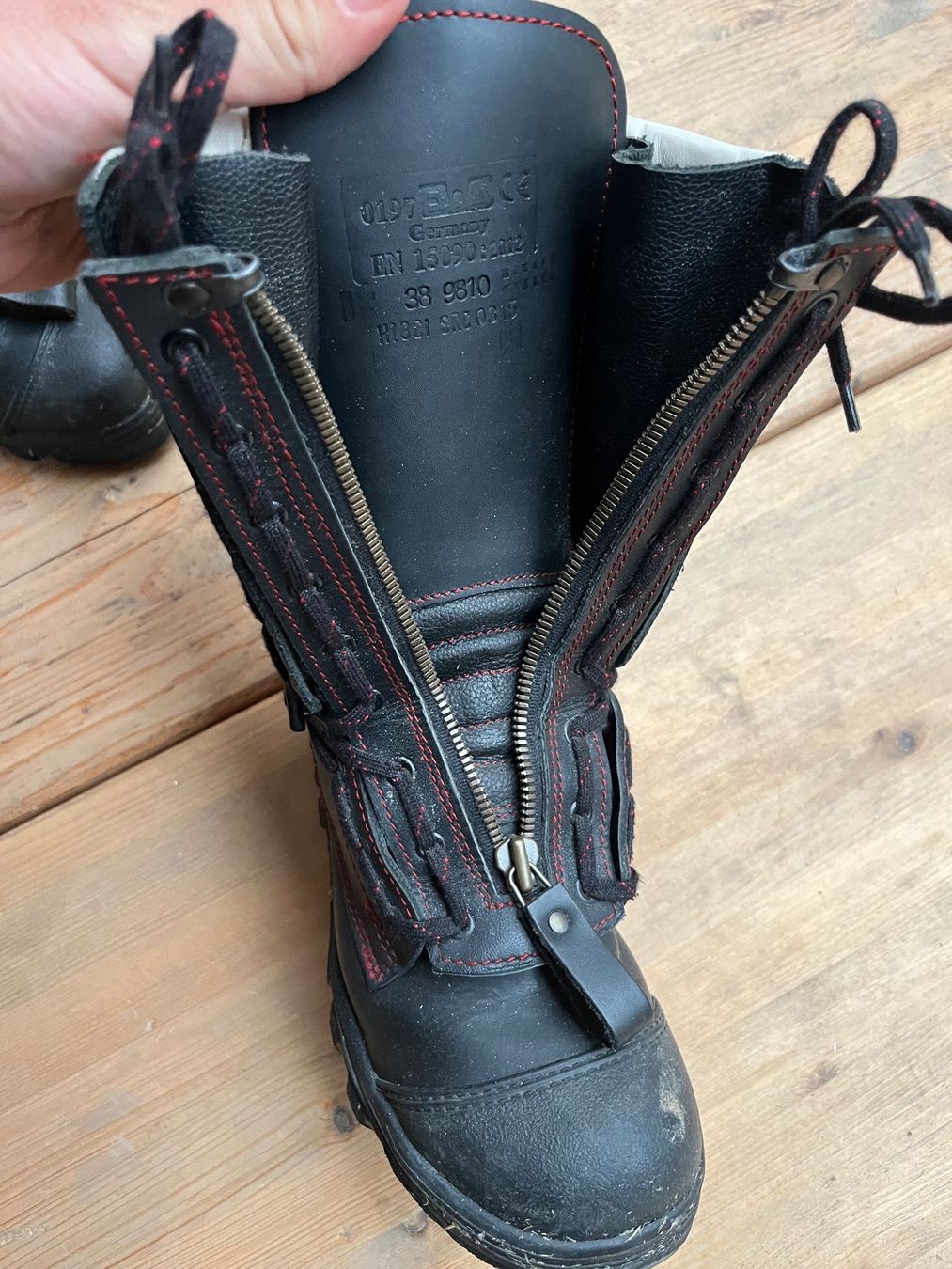 Scarpe da uomo: Feuerwehr Stiefel – Usato da Stein AG venduto da Steve84 1