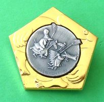 Basel Fasnachtsplakette Gold 1983 mit Nadel