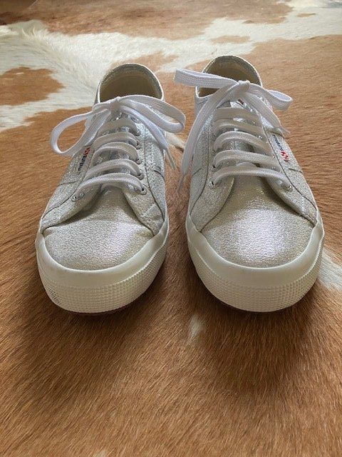 Superga Scarpe da donna: Superga Sneaker metallic silber, Gr. 41, neuwertig – Nuovo (secondo la descrizione) da Luzern venduto da Anna_48