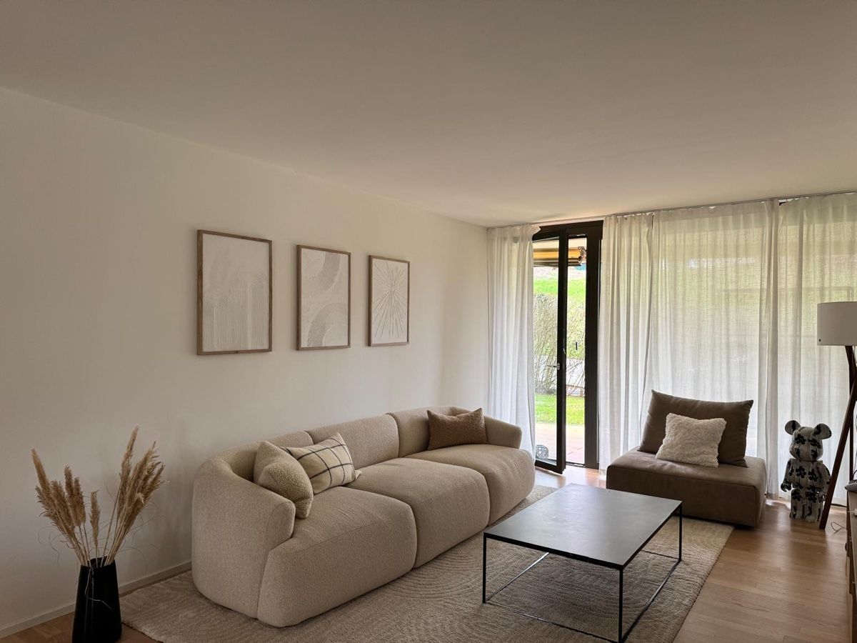 Westwing Sofas: Designer Bouclé Sofa "Sofia" (3-Sitzer) zu verkaufen – Gebraucht aus Wädenswil von EW94