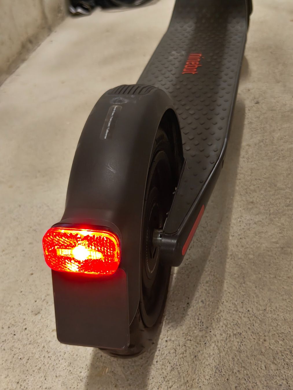 Scooter: Segway Ninebot E-Scooter E25D inkl. Ladegerät – Usato da Turgi venduto da yan_j627 3