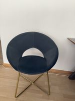 Stylischer Samt Sessel mit goldenen Beinen