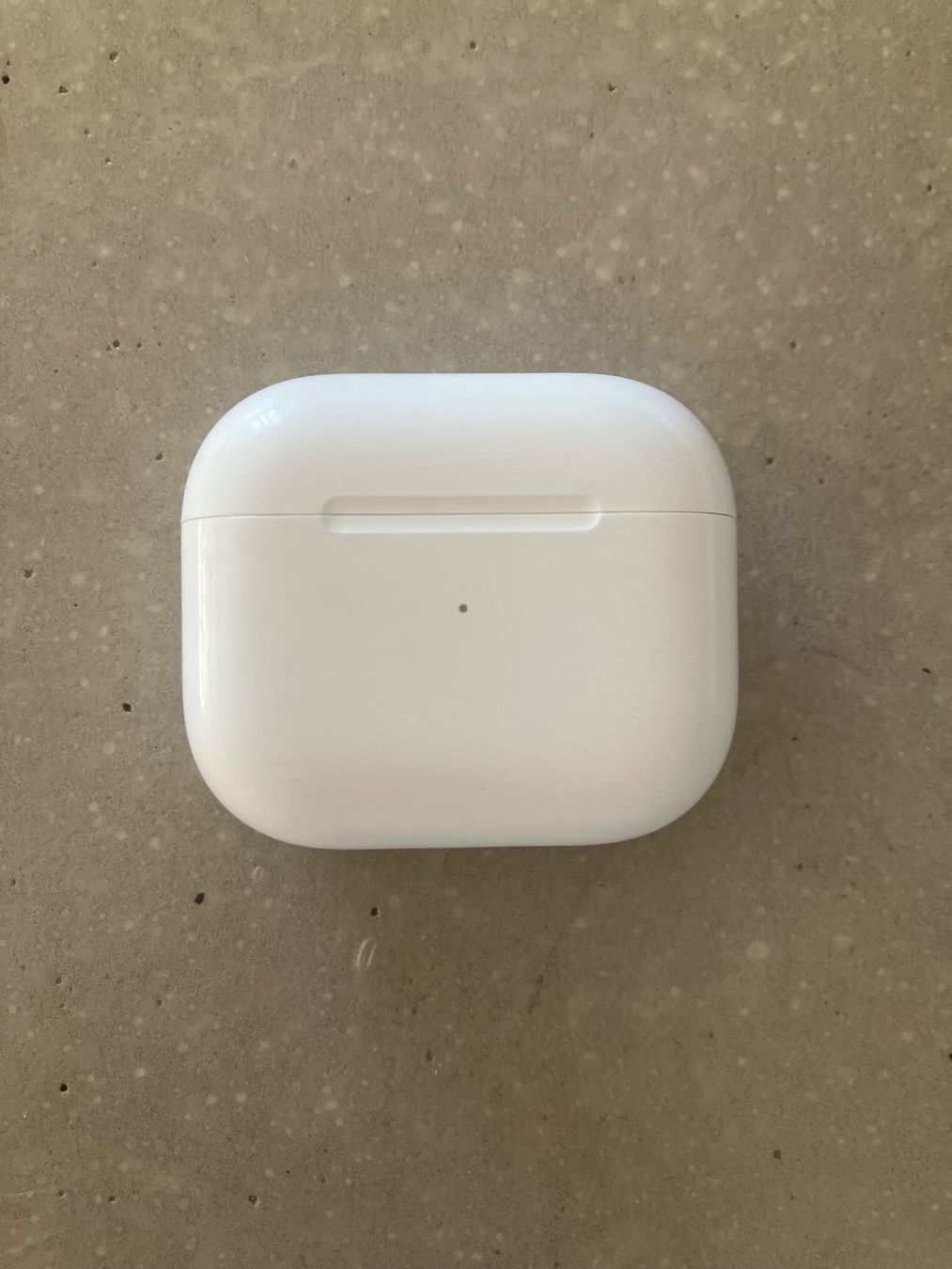 Apple Cuffie: Apple AirPods 3 Case – Usato da Lausanne venduto da mr.v 1