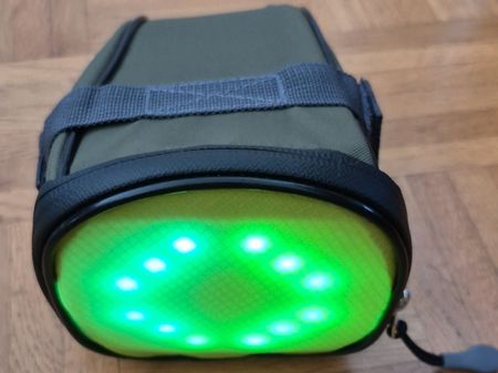 Sacoche pour selle à vélo avec signaux LED intégrées, neuf