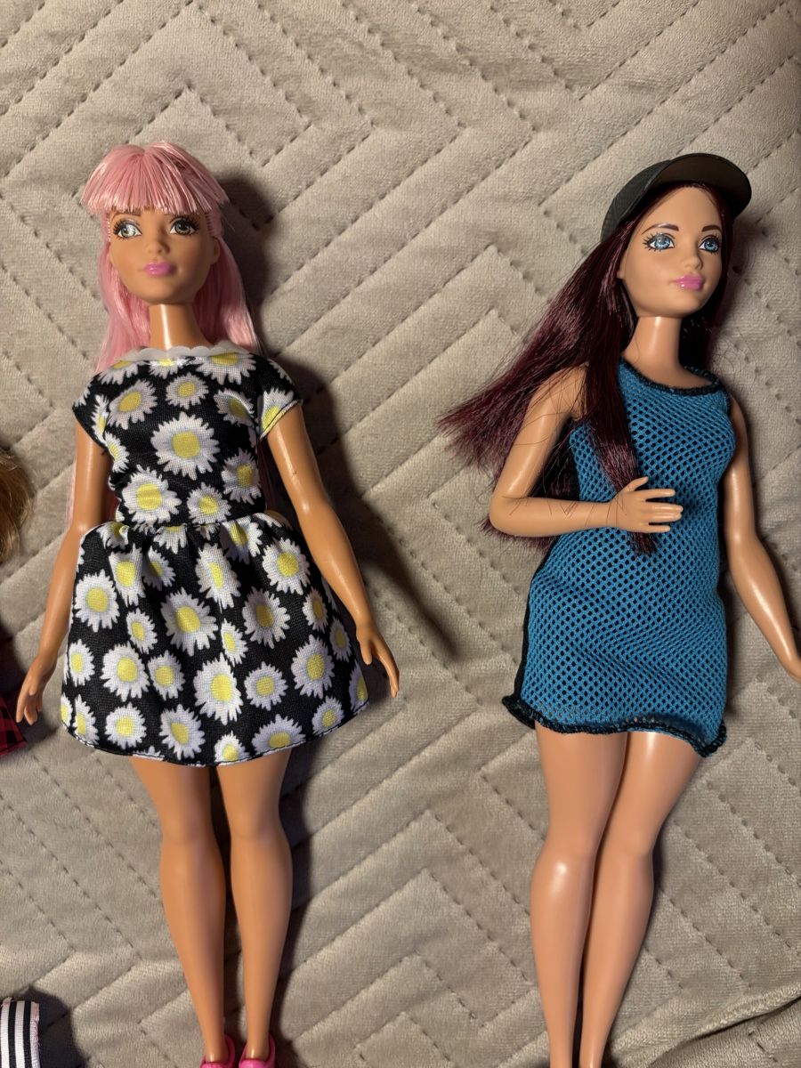 Hasbro Puppen: 4 schöne Orginal Curvy-Barbies mit Kleidung – Gebraucht aus Rorbas von Flavia1988 2