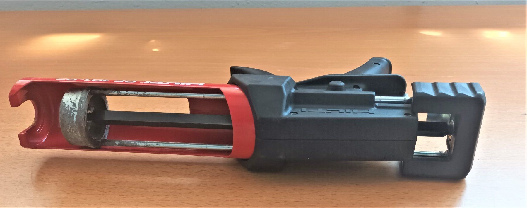 Hilti Tutti gli attrezzi: Hilti Kartuschenpresse CF 101-P2 – Usato da Vaduz venduto da Bergtiger 2