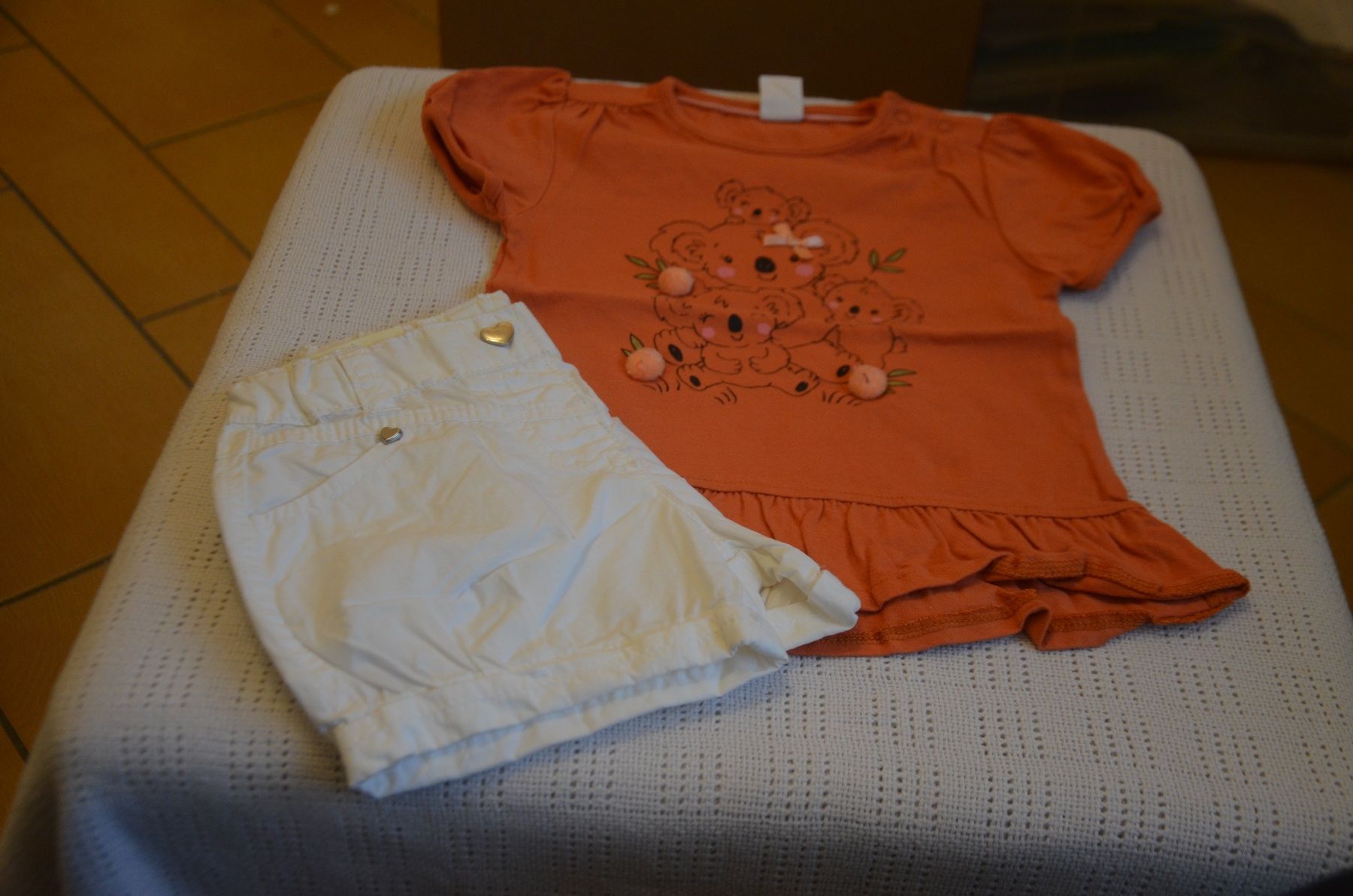 Lotti & Set di vestiti: TAILLE  80-86  - HOSE SIND NEU – Usato da Chiasso venduto da Dolly015