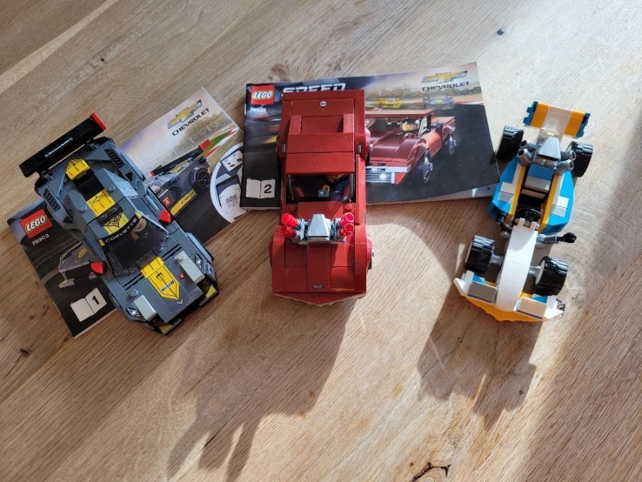 Lego Spielzeuge: Drei Lego-Technik Rennautos mit Bauanleitung – Gebraucht aus Altdorf UR von Nordwing