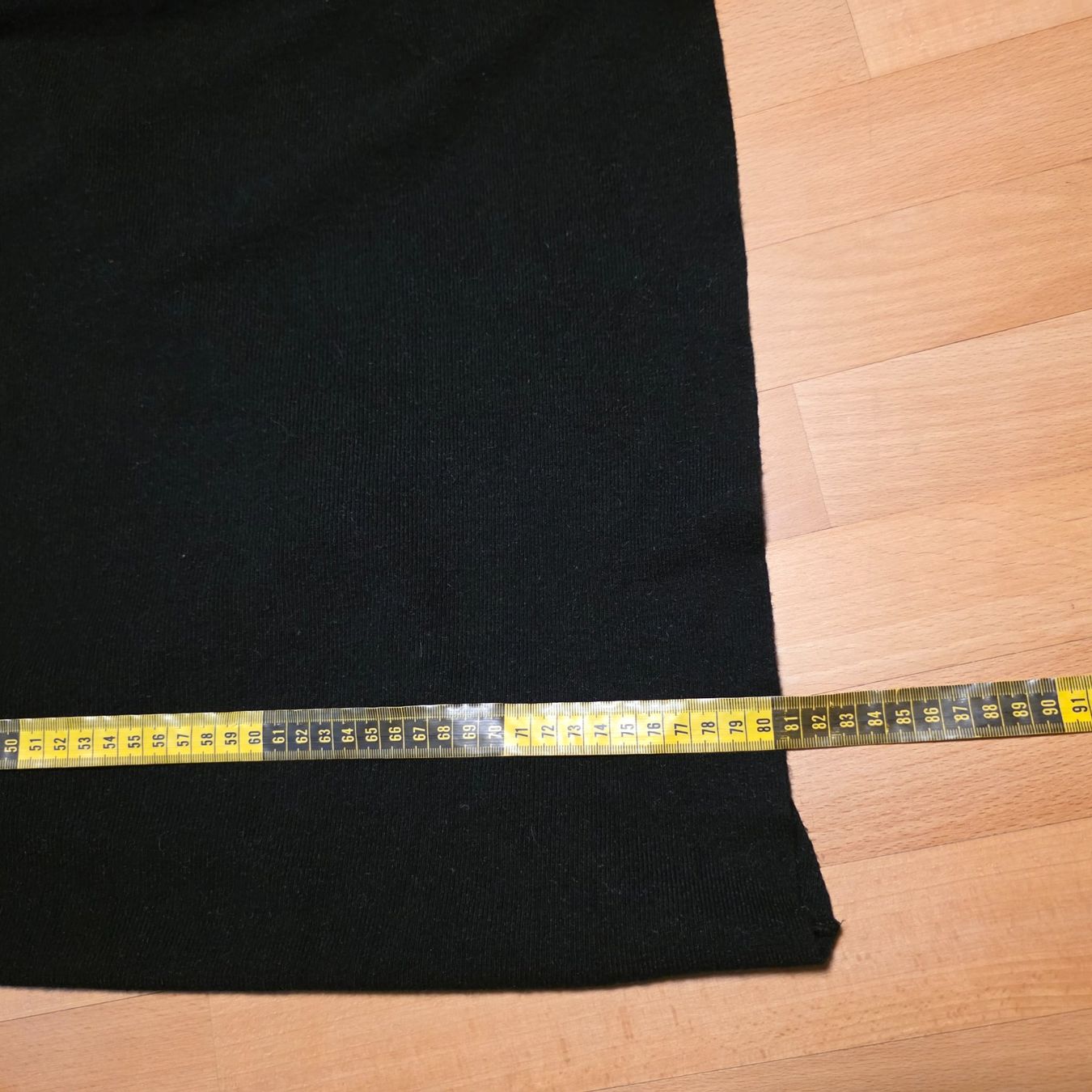 Maglioni & Felpe: Schwarzer Pullover 38/40 länger mit Detail – Usato da Wald ZH venduto da CapLux 6